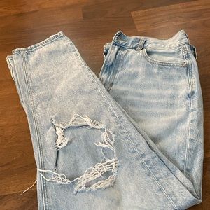 American Eagle Ripped Mom Jean